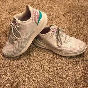 NEW BALANCE | Athletic Shoes Size 7